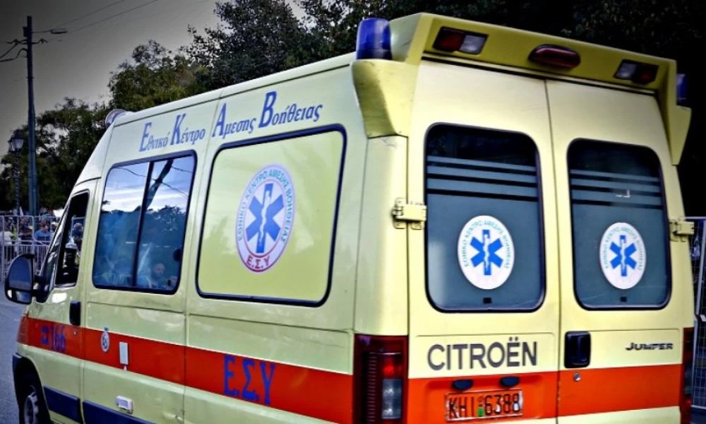 Νότια Εύβοια: Αυτοκίνητο έπεσε από γέφυρα - Εγκλωβισμένος ο οδηγός